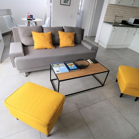 Serenity Heights Apartment: A Panoramic Haven Near Old Town - Free Minibar 布加勒斯特 外观 照片