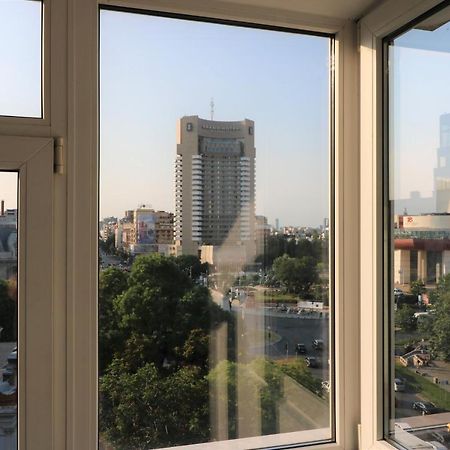 Serenity Heights Apartment: A Panoramic Haven Near Old Town - Free Minibar 布加勒斯特 外观 照片