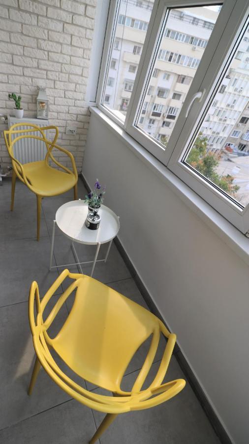 Serenity Heights Apartment: A Panoramic Haven Near Old Town - Free Minibar 布加勒斯特 外观 照片