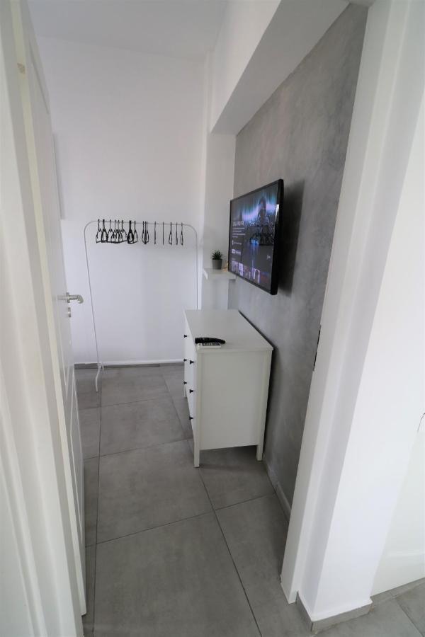 Serenity Heights Apartment: A Panoramic Haven Near Old Town - Free Minibar 布加勒斯特 外观 照片