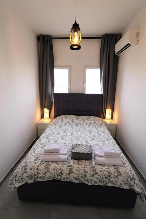Serenity Heights Apartment: A Panoramic Haven Near Old Town - Free Minibar 布加勒斯特 外观 照片