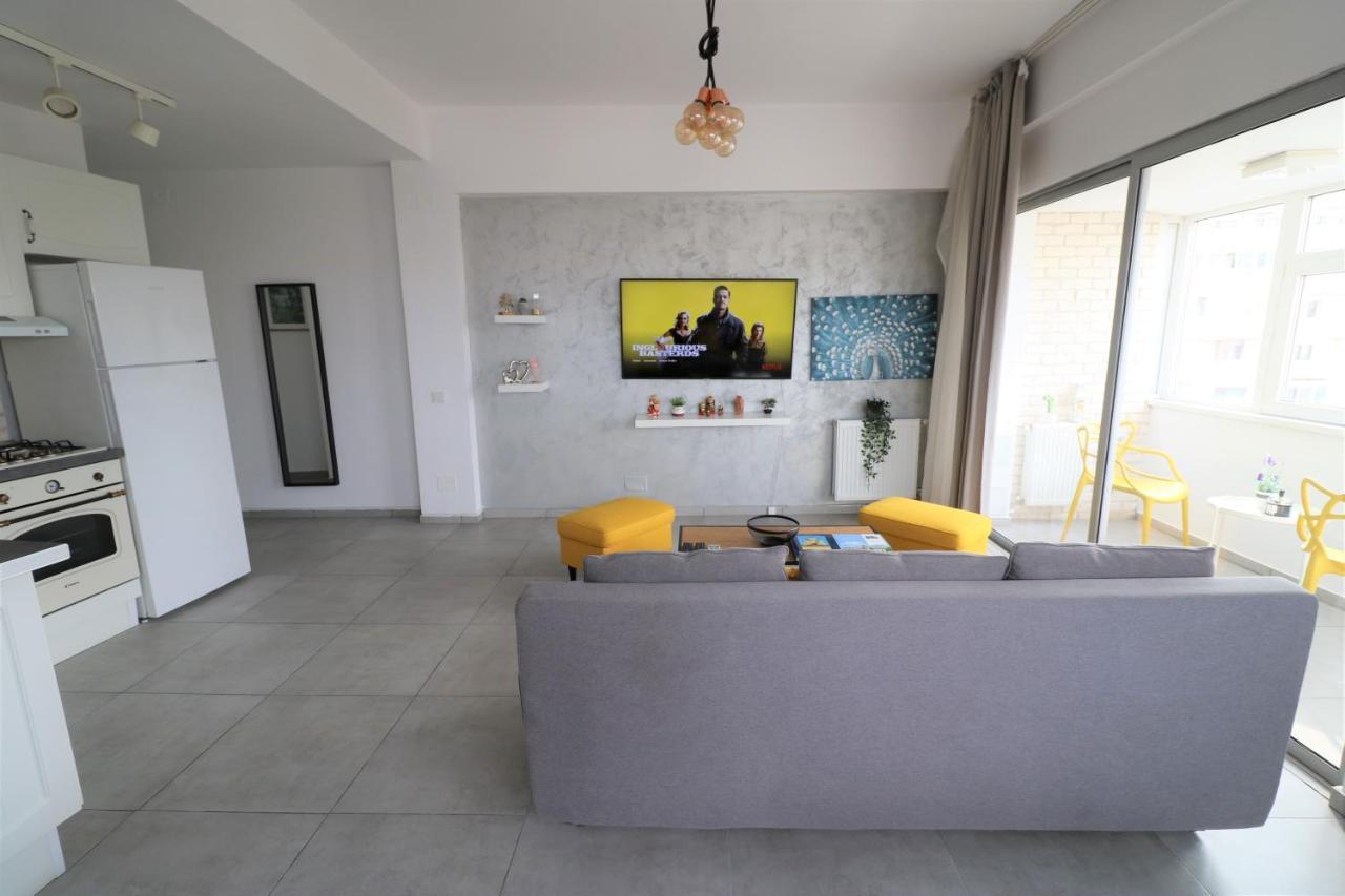 Serenity Heights Apartment: A Panoramic Haven Near Old Town - Free Minibar 布加勒斯特 外观 照片