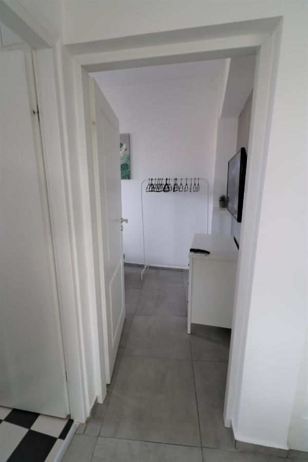 Serenity Heights Apartment: A Panoramic Haven Near Old Town - Free Minibar 布加勒斯特 外观 照片