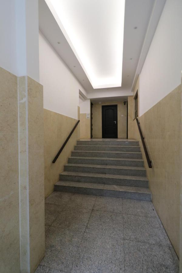 Serenity Heights Apartment: A Panoramic Haven Near Old Town - Free Minibar 布加勒斯特 外观 照片