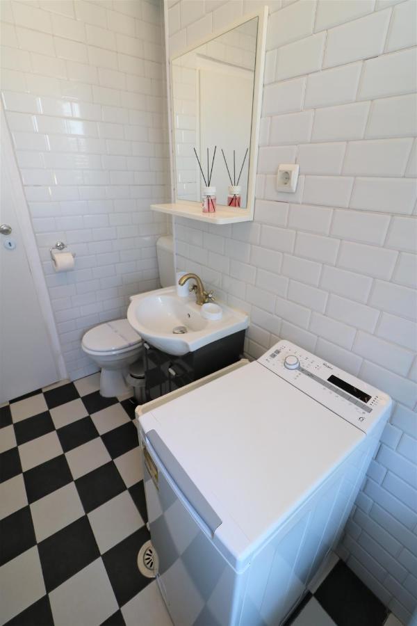 Serenity Heights Apartment: A Panoramic Haven Near Old Town - Free Minibar 布加勒斯特 外观 照片