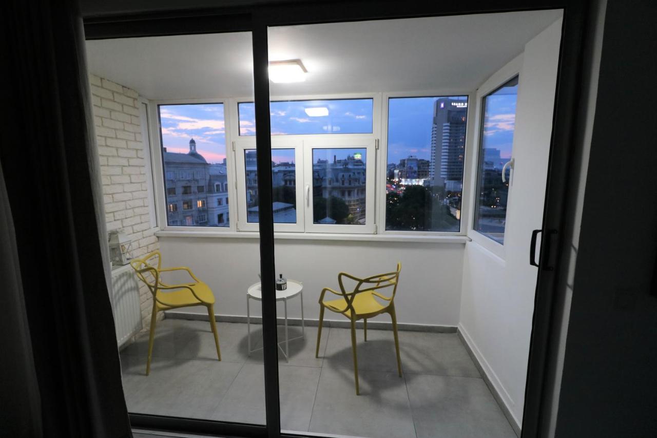 Serenity Heights Apartment: A Panoramic Haven Near Old Town - Free Minibar 布加勒斯特 外观 照片