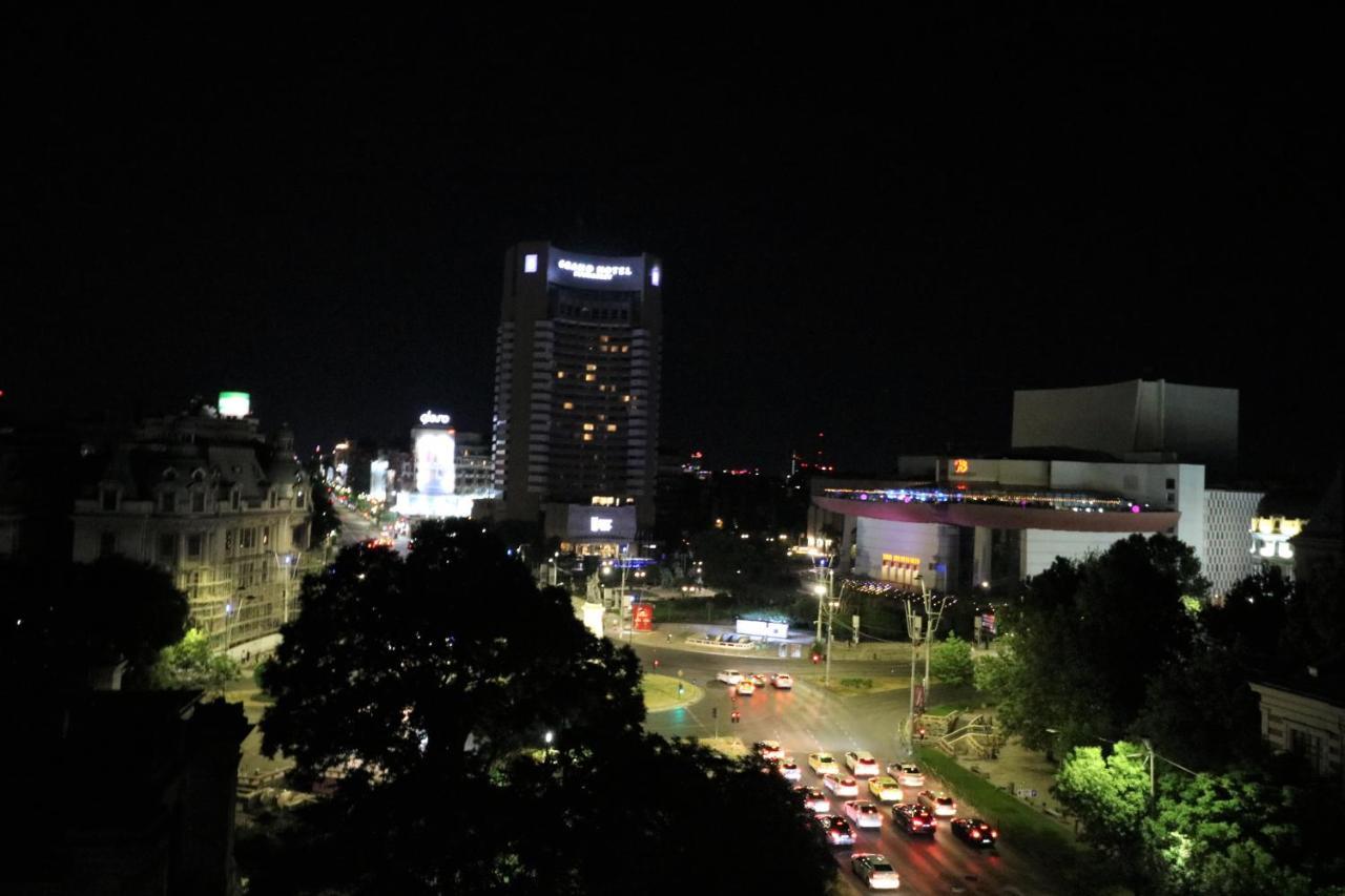 Serenity Heights Apartment: A Panoramic Haven Near Old Town - Free Minibar 布加勒斯特 外观 照片