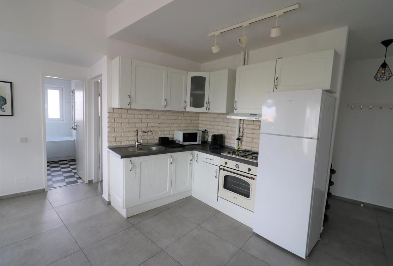 Serenity Heights Apartment: A Panoramic Haven Near Old Town - Free Minibar 布加勒斯特 外观 照片