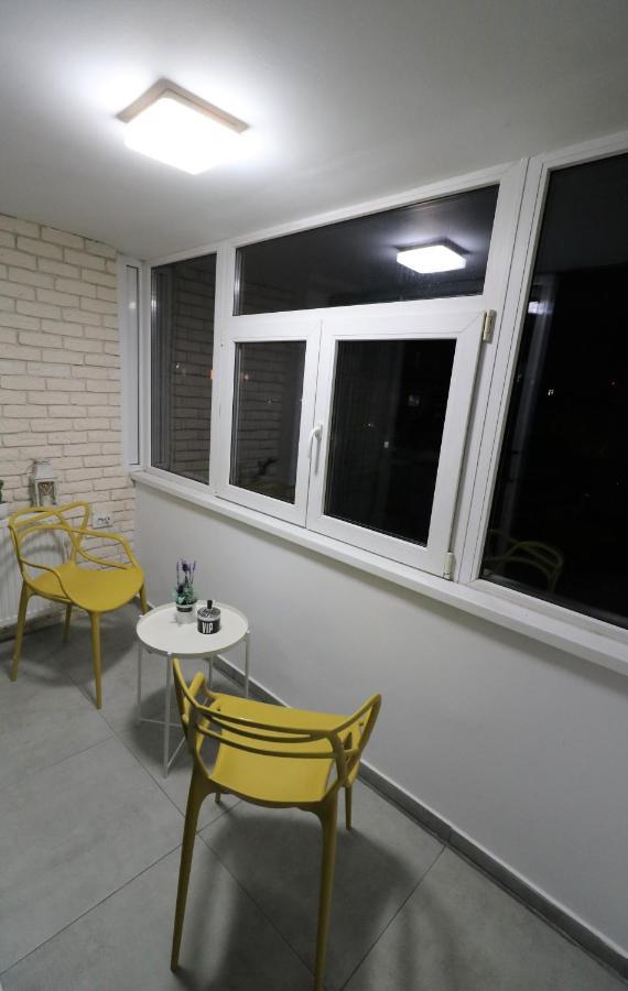 Serenity Heights Apartment: A Panoramic Haven Near Old Town - Free Minibar 布加勒斯特 外观 照片